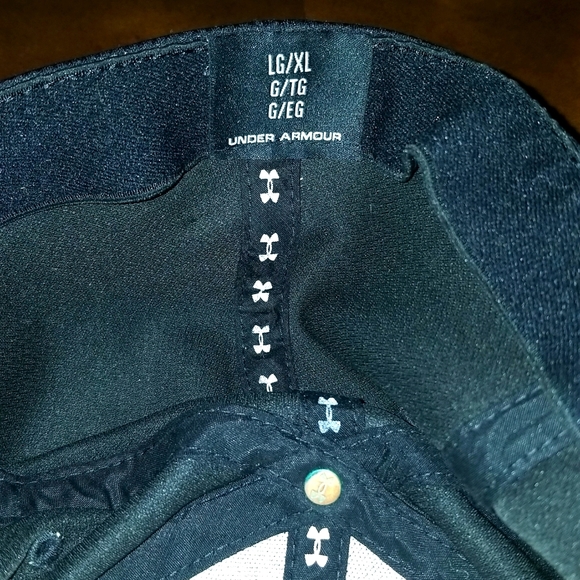 Gently worn once or twice Under Armour Black BB Cap - Picture 7 of 8